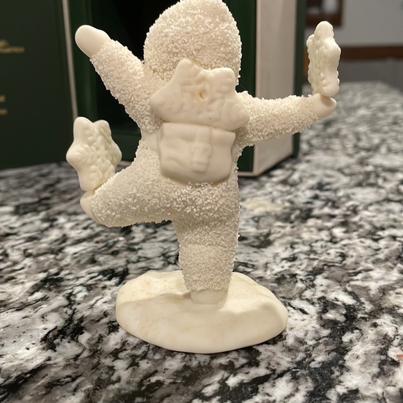 Snowbabies “It’s Snowing” - Picture 3 of 5